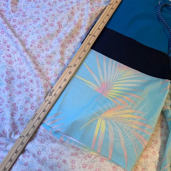 Quiksilver Highline SurfSilk Boardshorts Size 33 Blue Tropical 20” NWT - Picture 7 of 8